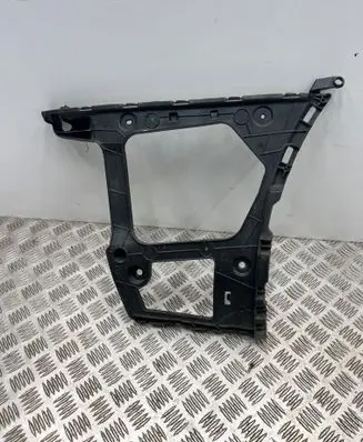 Audi Q7 4M Rear bumper mounting bracket 4M0807454A