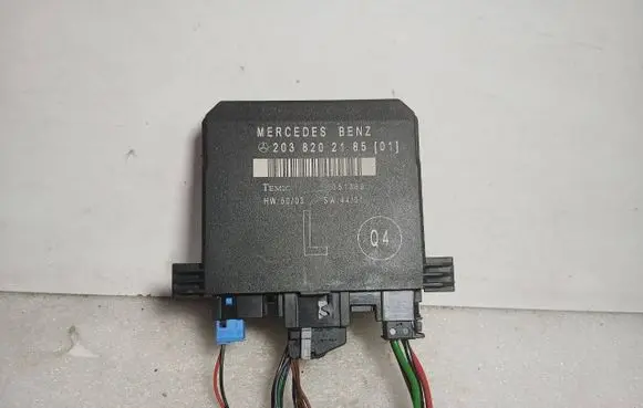 Mercedes-Benz C W203 Door control unit/module 2038202185 351369