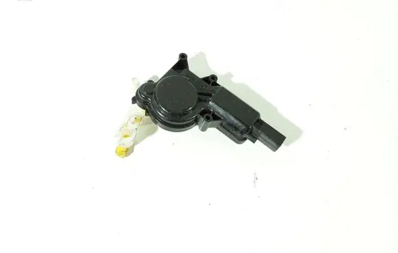Mazda 3 I Tailgate boot lock/latch motor B6705 B6724