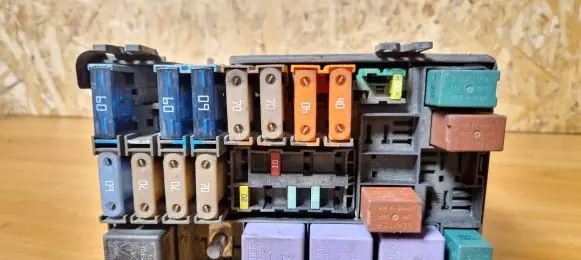 Renault Laguna II Fuse box set 8200623934