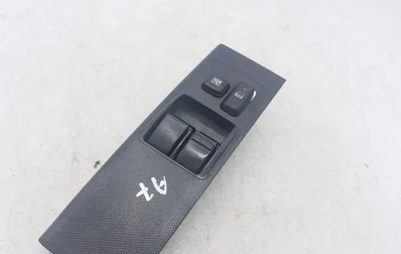 Toyota Corolla Verso E121 Electric window control switch 848200F020 37076C290C06 54355670D