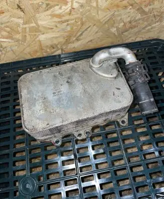 Audi A6 Allroad C7 Engine oil radiator 7769771 059117015P