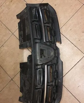 Dacia Sandero II Front grill 623107554R 623108072R