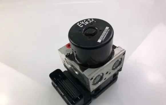 Volvo XC70 ABS Pump 31423347