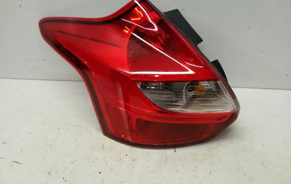 Ford Focus Rear/tail lights EM5113405FA CM5813405A