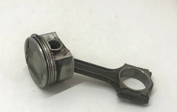 Nissan Qashqai Piston with connecting rod CK205 XL6