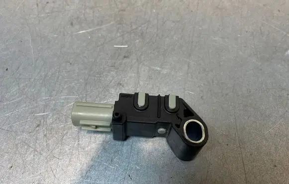 Subaru XV II Airbag deployment crash/impact sensor 180629