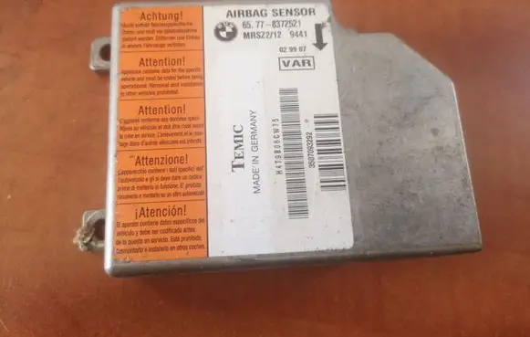 BMW 5 E39 Airbag control unit/module 8372521