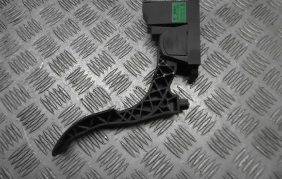 Skoda Fabia Mk1 (6Y) Accelerator throttle pedal 0280752215