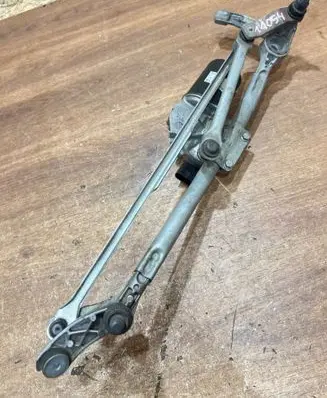 BMW 3 E90 E91 Front wiper linkage and motor 7161711