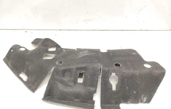 Engine bonnet/hood sound/heat insulation