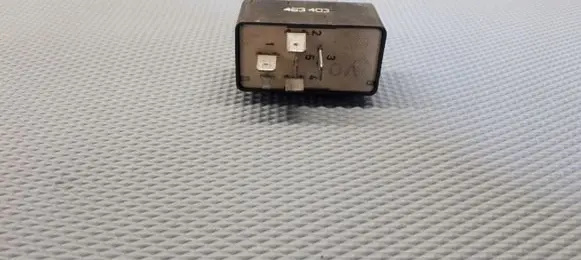 Volvo 440 Fuel pump relay 898675