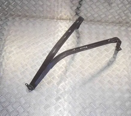 Fuel tank mounting bracket