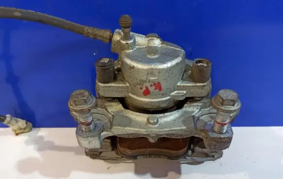 Volvo V60 Front brake caliper 8603753 30793941