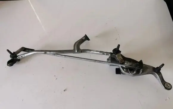 Mercedes-Benz CLS W257 Front wiper linkage A2138207903