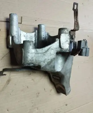 Honda Accord Engine mounting bracket