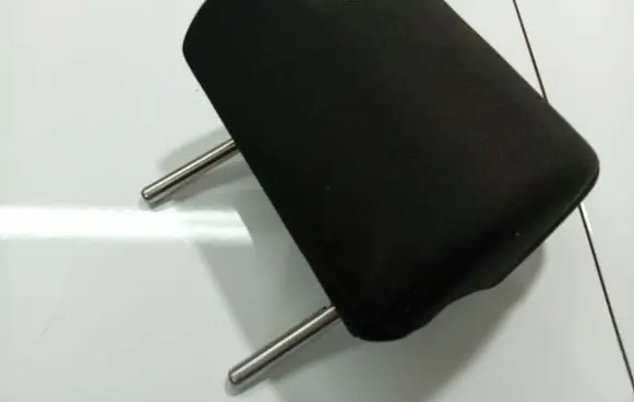 Volkswagen PASSAT B6 Front seat headrest 