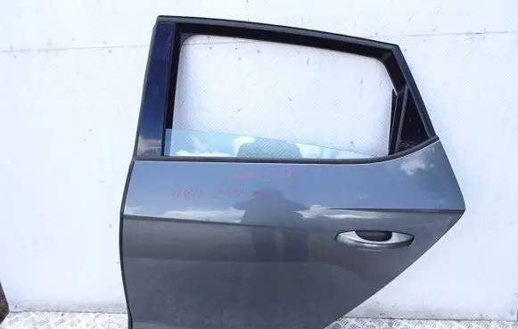 Seat Leon (5F) Rear door 