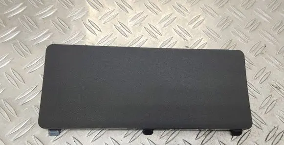 Tailgate trim