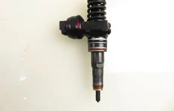 Volkswagen PASSAT B5.5 Fuel injector 038130073AJ