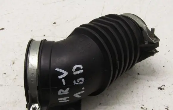 Honda HR-V Air intake hose/pipe 