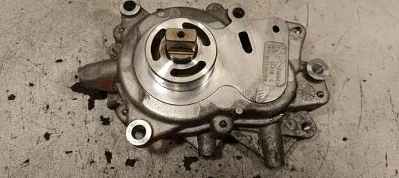 Ford Kuga II Vacuum pump 9674992180