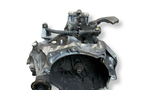 Volkswagen Golf V Manual 5 speed gearbox FXQ 0AF300041B