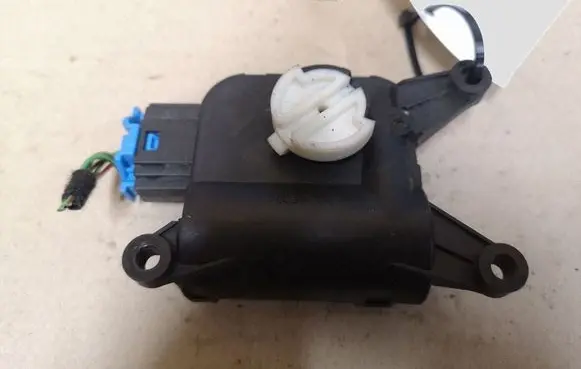 Audi A6 S6 C6 4F Air flap motor/actuator 0132801358 4F0820511