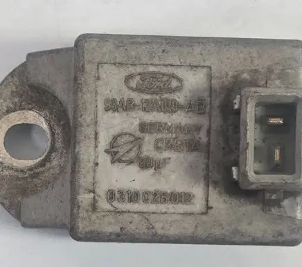 Ford Mondeo Mk III Ignition amplifier control unit 93AB12A019AB C7B1A 0310025012