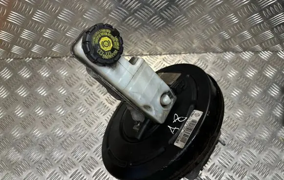 Renault Megane III Brake booster 472100013R