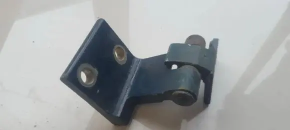 Peugeot 406 Rear door lower hinge