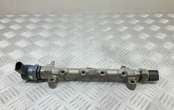 Volkswagen Golf VII Fuel pressure regulator 04L089B 04L906054 057130764AB
