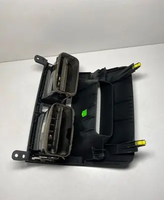 Toyota Avensis T250 Dash center air vent grill