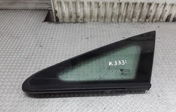 Opel Zafira B Front triangle window/glass 