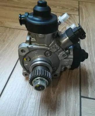 Jeep Grand Cherokee Fuel injection high pressure pump 35022143F 0445010696