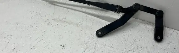 Mercedes-Benz C W204 Front wiper blade arm A2048200344