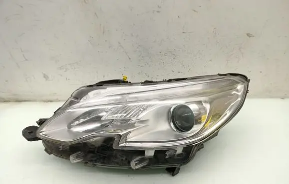 Peugeot 2008 I Headlight/headlamp 9815405780