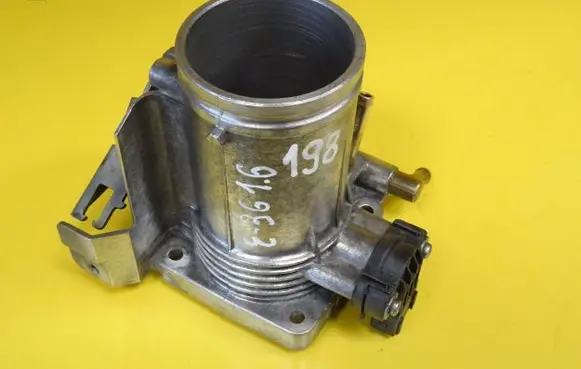 BMW 3 E36 Throttle body valve 13631721456