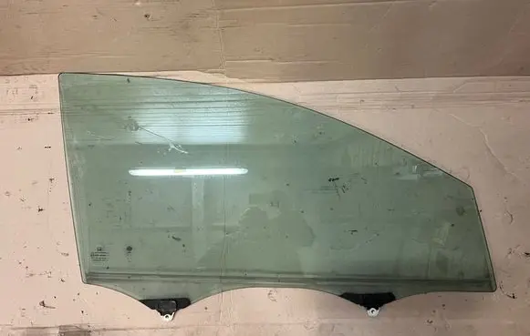 Honda CR-V Front door window glass four-door 43R00050