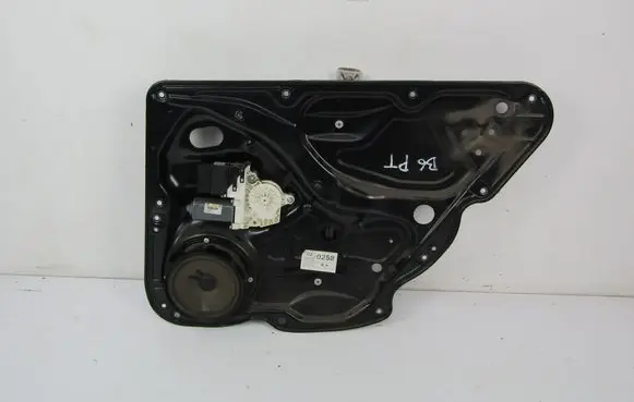 Volkswagen PASSAT B5.5 Front door manual window regulator AKAS71837S