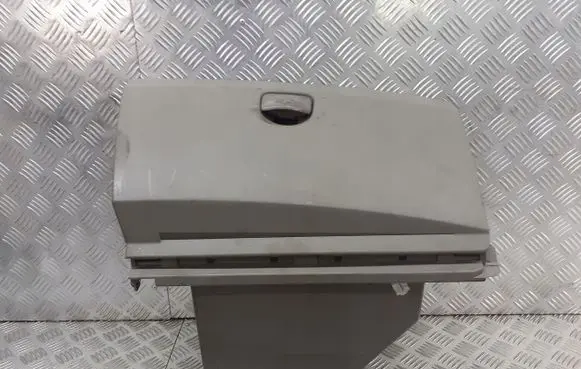 Renault Megane II Glove box 8200078820