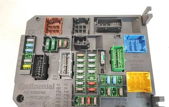 Peugeot 508 Fuse module 9665547580 S180121004G BSIQ0400