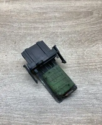 Volkswagen Golf III Heater blower motor/fan resistor 1H0959263