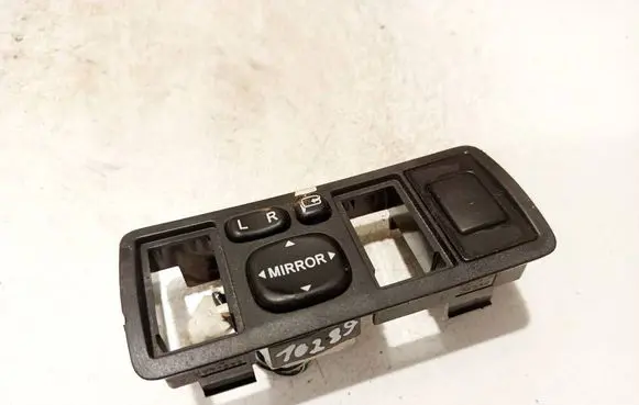 Toyota Avensis T250 Wing mirror switch 183575 777669