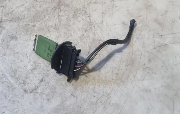 Mitsubishi Colt Heater blower motor/fan resistor R27K R74K 2R15K