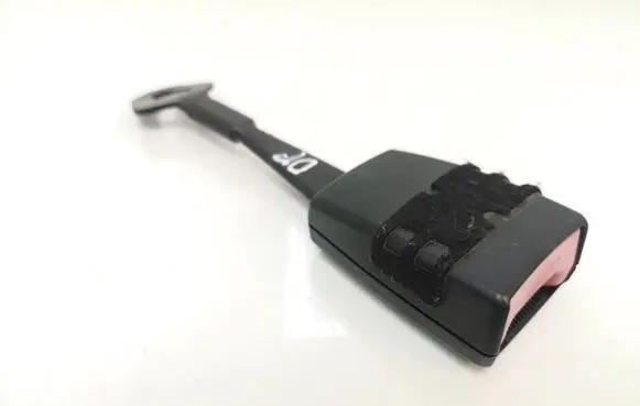 Audi A4 S4 B6 8E 8H Front seatbelt buckle 8H0857755