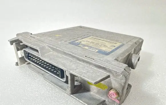 Volvo S40, V40 Engine control unit/module R04080002D 3085430002 7700103515A