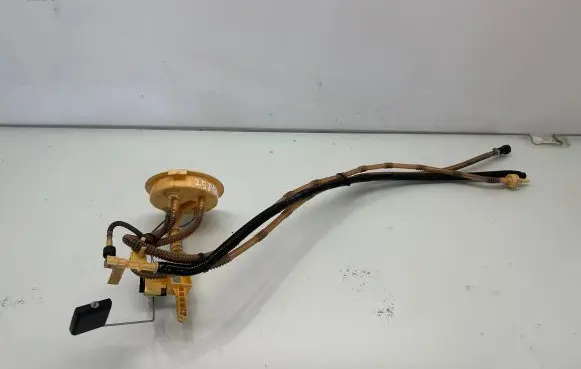 BMW 3 E90 E91 Fuel level sensor A2C53025289 6733888