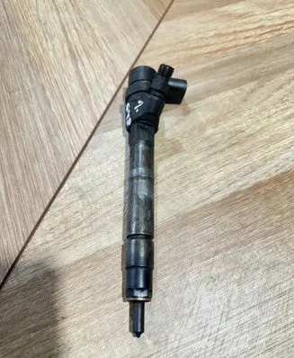 Mercedes-Benz E W211 Fuel injector a6480700287
