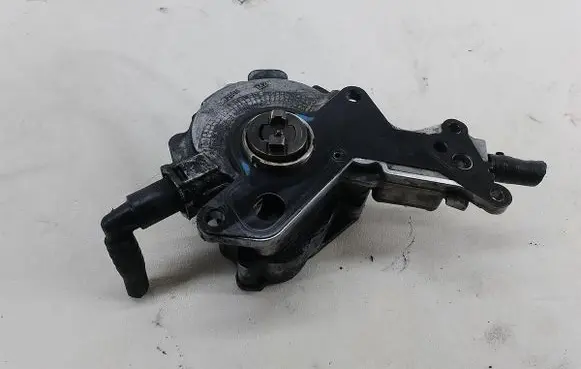 Volkswagen Caddy Vacuum pump 038145209N